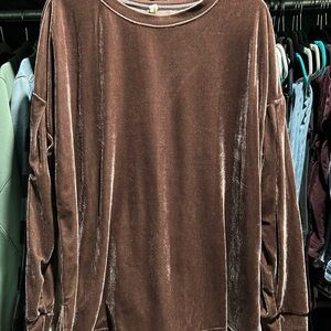 Velvet Plum Women's Top Size Medium